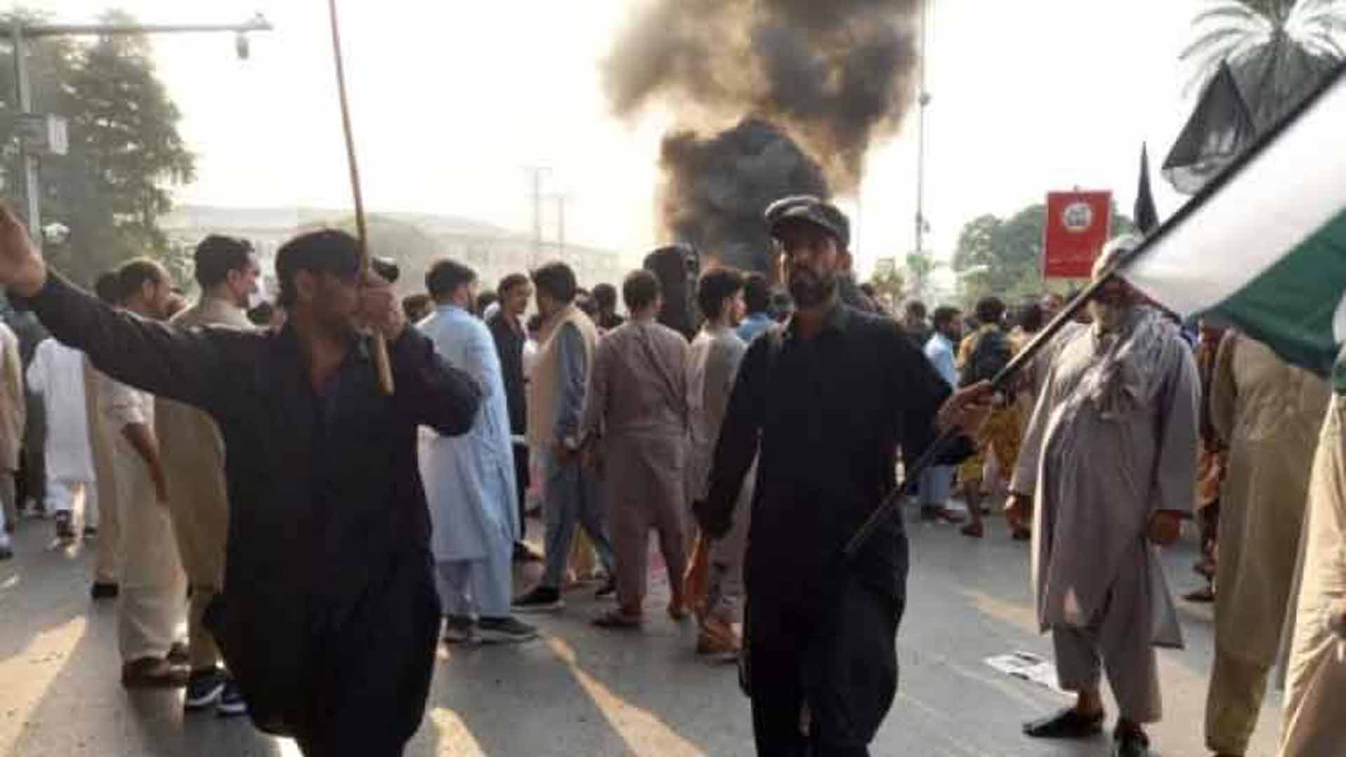 پشاور کی تاجر برادری کا تحریکِ انصاف کی  احتجاجی سیاست کے خلاف بڑا اعلان