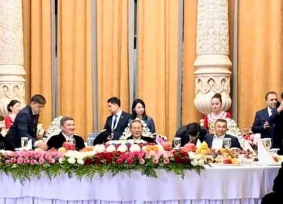 اسحاق ڈار