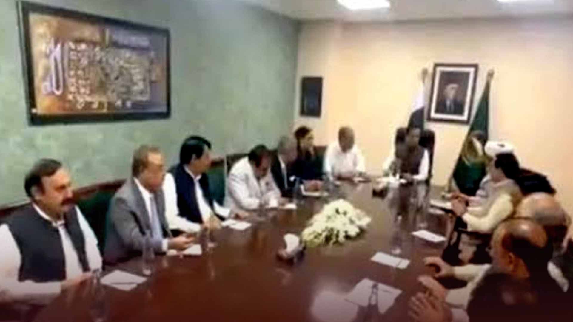 حکومت اور پی ٹی آئی مذاکرات میں دشت گردی کیخلاف اقدامات پر اہم ڈیڈلاک برقرار